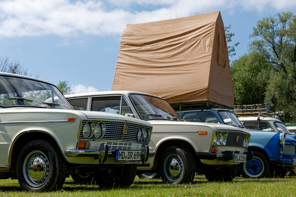 Lada 2103, Lada 2106 und Trabant 601 bei bestem Oldtimerwetter im Elbauenpark – OMMMA 2023