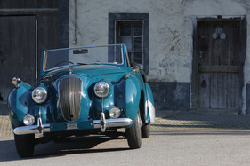 Lagonda 2 1/2 Litre Tickford Drophead Coupé (1949) - über 140 km/h schnell liefen diese Autos damals Lagonda 2 1/2 Litre Tickford Drophead Coupé (1949) - über 140 km/h schnell liefen diese Autos damals