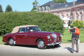 Lagonda 3 Litres DHC Tickford (1954) - beliebtes Fotoobjekt - Classic-Gala Schwetzingen 2021