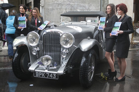 Lagonda M 4.5 Rapide (1934) an der Mille Miglia 2013 - Nur nicht vom Regen ablenken lassen: Bitte lächeln!