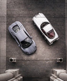 Lamborghini 350 GT (1964) – Dass beide der gleichen Marke entstammen würde man kaum erahnen. (1964)