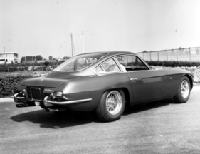 Lamborghini 350 GT (1964) – Fliessende Dachlinie und prominente Stossstangen Lamborghini 350 GT (1964) – Fliessende Dachlinie und prominente Stossstangen