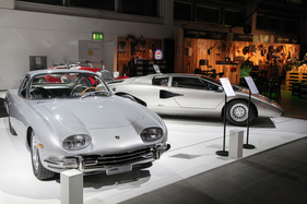 Lamborghini 350 GT (1965) - kontrastiert mit seinem Design mit dem Gandini-Countach von 1976 - Auto Zürich 2021