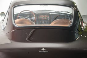 Lamborghini 400 GT 2+2 (1966) - Amerikanische Testfahrer bemängelten die Drähte der Heckscheibenheizung - sie würde die Sicht nach hinten stören