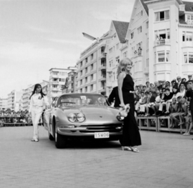 Lamborghini 400 GT 2+2 (1966) - Braucht eigentlich keine schönen Frauen um aufzufallen