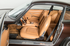 Lamborghini 400 GT 2+2 (1966) - Die Sitze versprechen wenig Seitenhalt