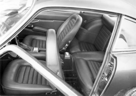 Lamborghini 400 GT 2+2 (1966) - Interior