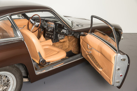 Lamborghini 400 GT 2+2 (1966) - Viel Leder im Innenraum