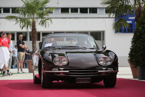 Lamborghini 400 GT 2+2 (1966) - als Lot 43 an der Versteigerung der Oldtimer Galerie auf dem Dolder am 16. Juni 2018