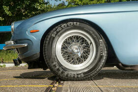 Lamborghini 400 GT 2+2 (1967) – Borrani-Drahtspeichenräder
