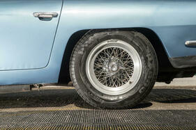 Lamborghini 400 GT 2+2 (1967) – Im Detail trägt er die Spuren der Jahre