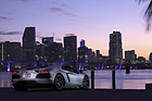 Bild: Lamborghini Aventador (2012) - Blickt auf die Skyline