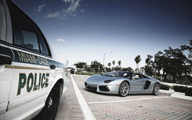 Lamborghini Aventador (2012) - Schneller als die Polizei erlaubt