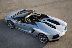 Lamborghini Aventador LP 700-4 Roadster (2013)