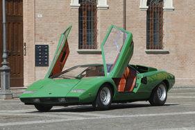 Lamborghini Countach (1974) - Scherentüren betreten die Auto-Bühne