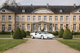 RM/Sotheby’s mit 45 Auto-Raritäten in der Villa Erba