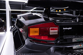 Lamborghini Countach LP 400 S (1979) – Die charakteristische Heckleuchte der schwarzen Bestie