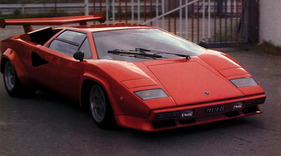 Lamborghini Countach LP 400 S (1979) - mancher Countach erhielt einen Flügel für mehr Abtrieb