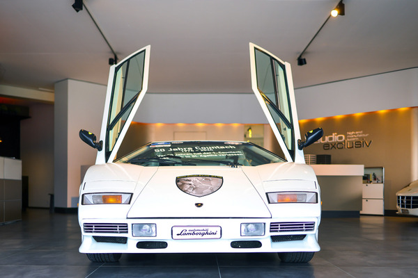Image: Lamborghini Countach in the showrooms of Audio Exclusiv