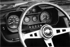 Lamborghini Espada (1970) - Lenkrad und Armaturenbrett Lamborghini Espada (1970) - Lenkrad und Armaturenbrett