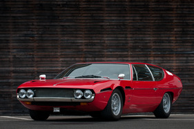 Lamborghini Espada (1970) - eindrückliche Proportionen - in Rot wirkt er geradezu agressiv
