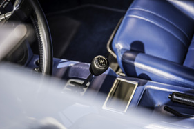 Lamborghini Jalpa (1982) – ein Bilck auf Schalthebel und -kulisse