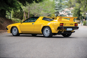 Lamborghini Jalpa (1985) - der Heckflügel wurde ab Werk angeboten und entsprach weitgehend dem, den es auch auf dem Countach gab