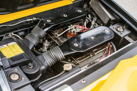 Lamborghini Jalpa (1985) - quer eingebauter V8-Motor mit vier obenliegenden Nockenwellen