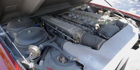 Lamborghini LM 002 ‘4x4’ (1991) - mit V12-Sportwagen-Motor - verkauft an der Bonhams Versteigerung in Knokke-Le Zoute am 11. Oktober 2013 Lamborghini LM 002 ‘4x4’ (1991) - mit V12-Sportwagen-Motor - verkauft an der Bonhams Versteigerung in Knokke-Le Zoute am 11. Oktober 2013