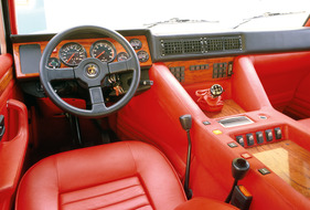 Lamborghini LM (1990) - nobles Interieur für einen Geländewagen