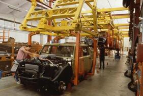 Lamborghini LM002 (1986) - In the factory