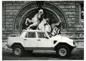 Lamborghini LM002 (1986) - Unusually rough contours