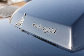 Lamborghini LM002 (1990) - Der hoch bauende Motor passt nur dank der Hutze unter die Haube