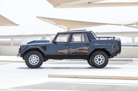 Lamborghini LM002 (1990) - Ein Design wie aus einem Block gemeisselt