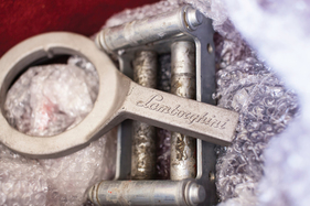 Lamborghini LM002 (1990) - Schlüssel zum Sperren der Radnaben