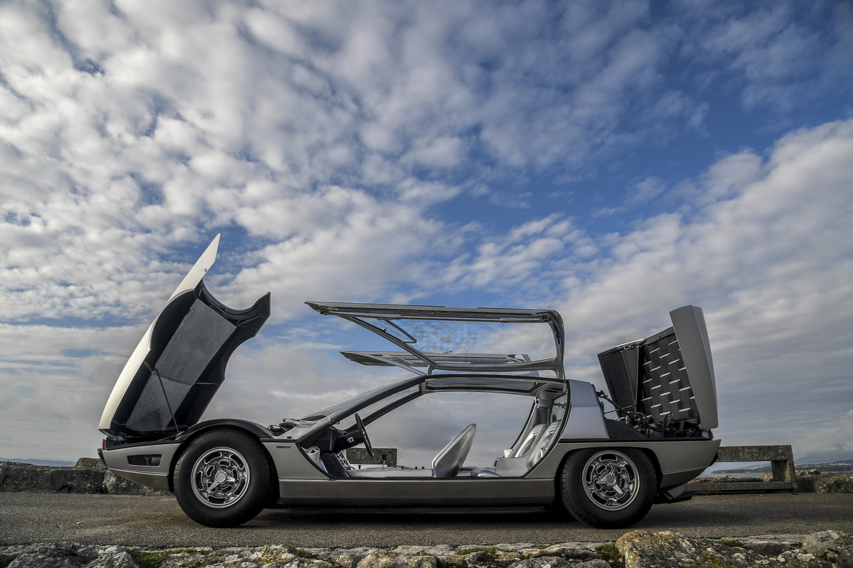 Lamborghini Marzal (1967) - This is what avant-garde looks like