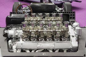 Lamborghini Miura (1966) - quer eingebaute V12-Motor - Rétromobile Paris 2019