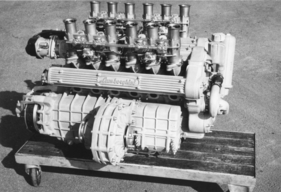 Lamborghini Miura (1967) - der Zwölfzylinder mit dem angeblockten Getriebe - bereit für den Quereinbau