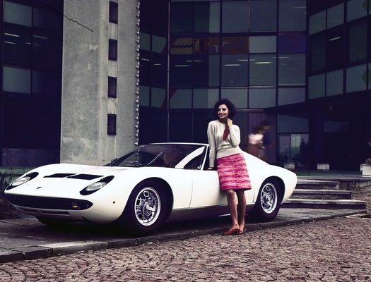 Image: Lamborghini Miura (1968) - super sports car and epochal design