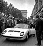 Bild: Lamborghini Miura P400 (1967) - Johnny Hallyday mit seinem neuen Miura am 1. Juni 1967
