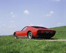 Lamborghini Miura P400 (1968) – Unverkennbare Form