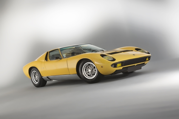 Bild Lamborghini Miura P400 (1968) - angeboten an der Artcurial-Versteigerung "Sur les Champs 6" vom 20. Oktober 2013