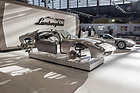 Bild: Lamborghini Miura P400 (1970) - wird wohl noch nicht so schnell fertig - Rétromobile Paris 2020