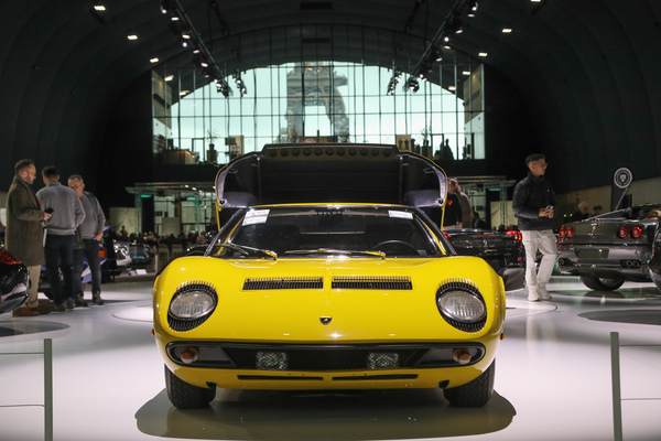 Lamborghini Miura P400 S (1969) - Lot 123 an der Bonhams-Versteigerung "Les Grandes Marques du Monde à Paris" am 1. Februar 2024
