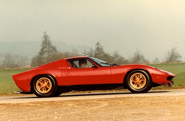 Lamborghini Miura P400 S (1970) - im Stil der 70-er-Jahre verbesserter Miura