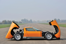 Lamborghini Miura P400 SV (1972) - als Lot 202 angeboten an der RM/Sotheby's Versteigerung "Driven by Disruption" in New York am 10. Dezember 2015 Lamborghini Miura P400 SV (1972) - als Lot 202 angeboten an der RM/Sotheby's Versteigerung "Driven by Disruption" in New York am 10. Dezember 2015