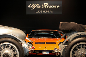 Lamborghini Miura P400 SV (1972) - in Orange bei Lukas Hüni, und nein, ein Alfa Romeo ist auf diesem Bild nicht zu sehen - Rétromobile Paris 2020