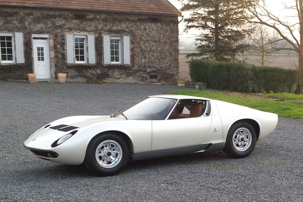 Bild Lamborghini Miura Prototyp (1966) - wie er damals der Welt präsentiert wurde - Teilnehmer am Concours d'Etat Chantilly 2016