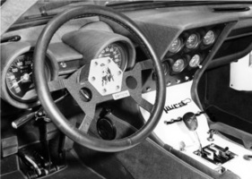 Lamborghini Miura Roadster (1968) - Instrument console in the prototype by Bertone - Geneva Motor Show 1968