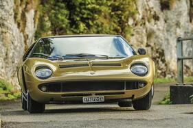 Lamborghini Miura S (1970) - A total of 474 Miura were produced